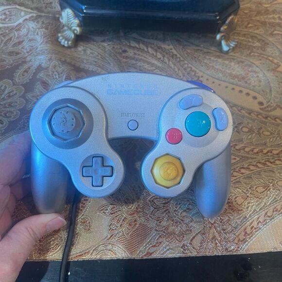 Nintendo GameCube Platinum Controller! - Picture 2 of 5